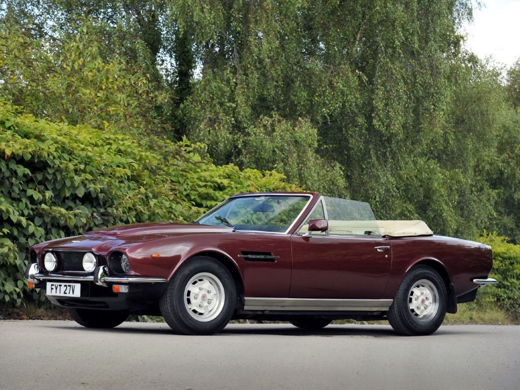 Aston Martin V8 Volante